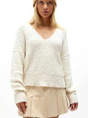 Free People Eco Theo We The Free Ivory V-Neck Bouclé Sweater Cozy Minimalist S